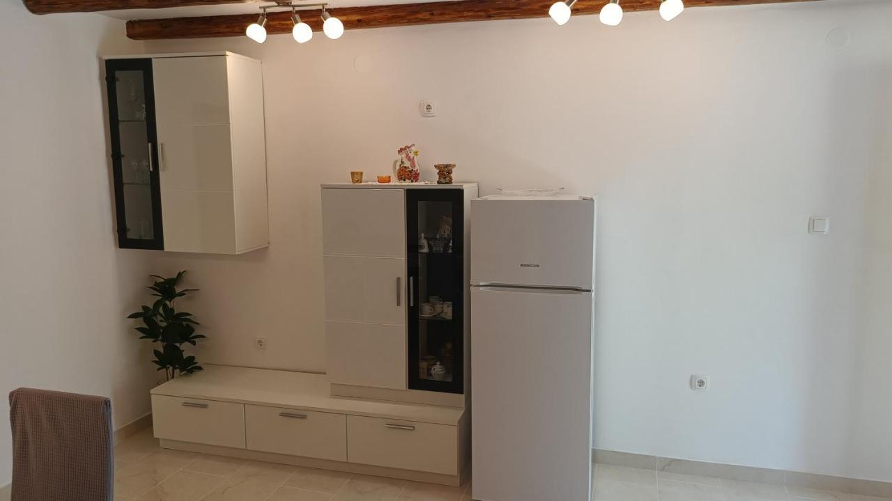 Apartment Dinka Kornić Exterior foto