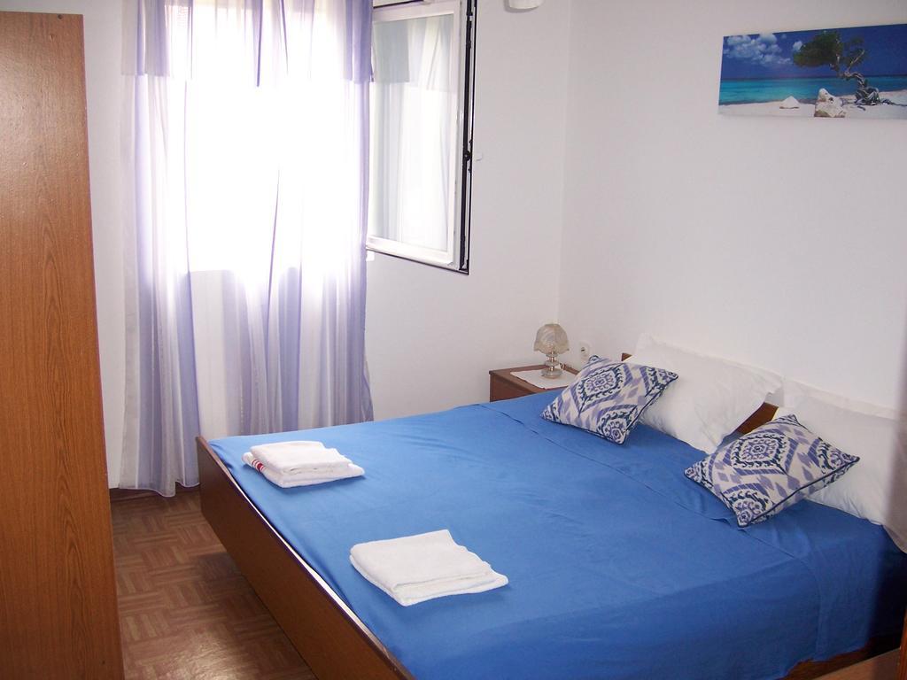 Apartment Dinka Kornić Habitación foto
